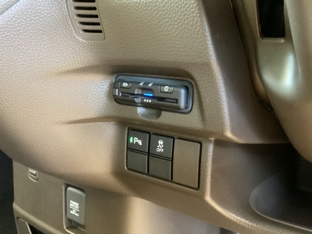 ETC付いてます。ETCが使用可能な道路通行料はキャッシュレスでスマートに走行できます。再セットアップして納車致します。