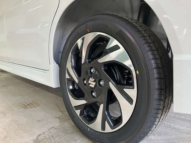 ●新車でも中古車でもカスタム・オリジナルカラーが可能です！世界に1台のお車を当店にお任せください！●