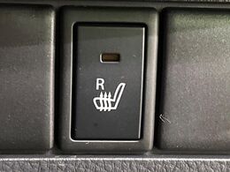 【シートヒーター】寒い日に重宝するシートヒーター！エアコンより早く温まってくれるので寒がりの人も安心ですね♪エアコンの温風は乾燥するから苦手、という方にもをおすすめです。