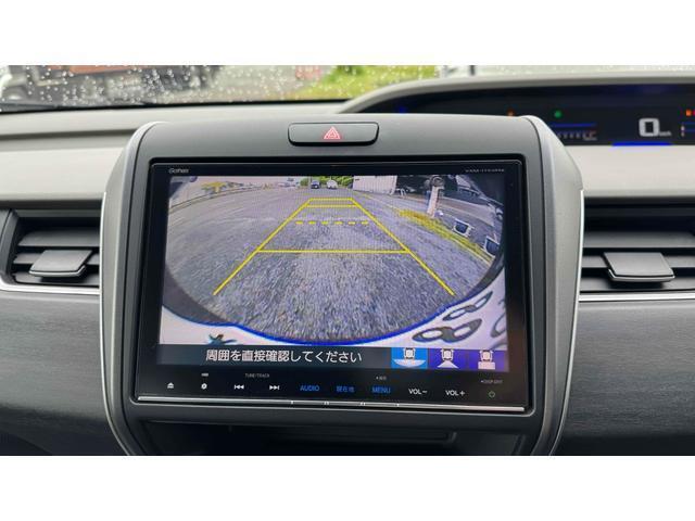 バックカメラも付いています。駐車の時に便利なのはもちろんの事、後方死角にいる子供たちに気が付くことができるので安心安全ですね