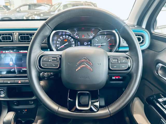 安心してカーライフを始めていただく事ができるよう、納車前にディーラー整備工場もしくは熟練メカニックが在籍する整備工場にて点検を行ない、必要な整備を実施致します。