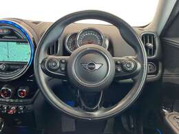 LIBERALAのコンセプトは【五感で較べる】。皆様の感性を頼りにお車選びをされてみてはいかがでしょうか。