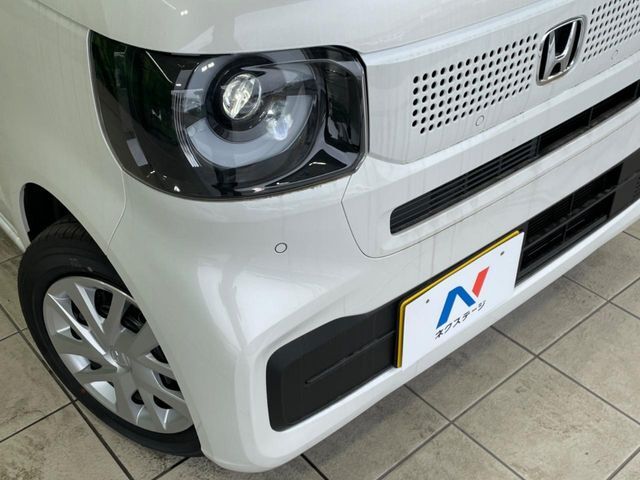 【LEDヘッドライト】悪天候や夜間走行時も良好な視界を確保し安心して運転できる高輝度LEDヘッドライトを装備！点灯速度が早く、消費電力も抑えられています。