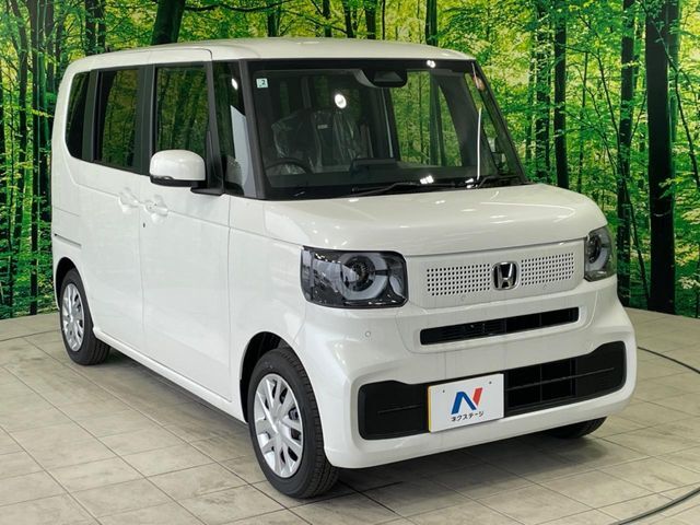 大好評のボディコーティング「弾スプラッシュコート」もご納車までに施工可能。通常のガラスコートと異なる、耐久年数6年の無機質ガラスコーティングが、ボディをキレイな状態に保ってくれます。