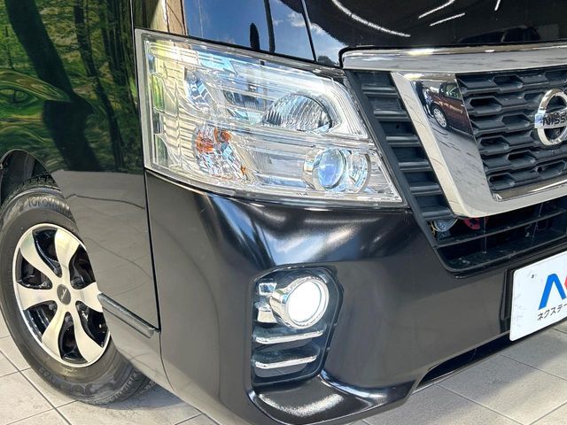 【LEDヘッドライト】悪天候や夜間走行時も良好な視界を確保し安心して運転できる高輝度LEDヘッドライトを装備！点灯速度が早く、消費電力も抑えられています。