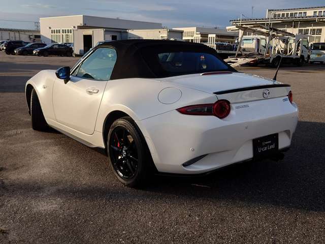 法定整備費用は本体価格に含まれております。洗練されたサービススタッフが法定整備を実施し、必要に応じて交換・修理作業を施したうえで、安心してお乗りいただける状態にしてお引渡し致します。