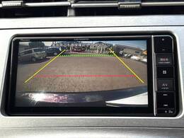【バックカメラ】駐車時に後方がリアルタイム映像で確認できます。大型商業施設や立体駐車場での駐車時や、夜間のバック時に大活躍！運転スキルに関わらず、今や必須となった装備のひとつです！
