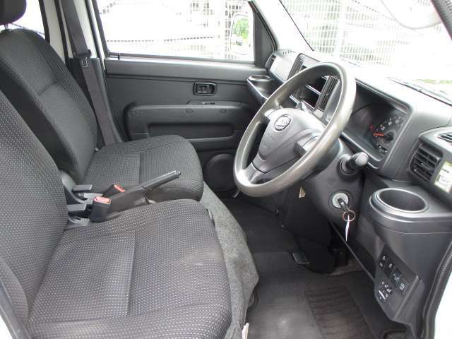 商用車・各種作業車・大型トラック・ダンプ・ユニックお任せ下さい！専門スタッフが全力でサポートします。