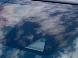 【インテリジェントエマージェンシーブレーキ】フロントカメラで前方の車両や歩行者を検知。衝突しそうな時は衝突被害軽減ブレーキが作動、衝突回避をサポート。より安全にドライブをお楽しみいただけます。