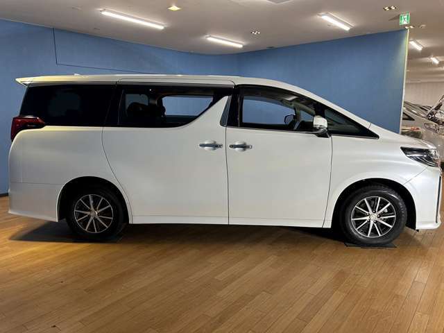 中古車はもちろん各種国産メーカーの新車も取り扱っております！是非ご相談ください！