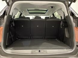 LIBERALAは、輸入車選びの新たなスタイルを提案するインポート・セレクト・ブランドです。オーナー様となる方がクルマから直接感じる感性を第一にした、最良の一台との出会いをコーディネートいたします。