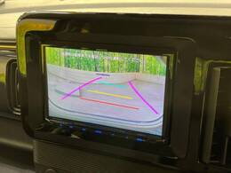 【バックカメラ】駐車時に後方がリアルタイム映像で確認できます。大型商業施設や立体駐車場での駐車時や、夜間のバック時に大活躍！運転スキルに関わらず、今や必須となった装備のひとつです！