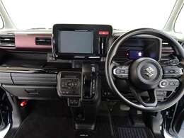 【メーター廻り】シンプルで飽きないデザイン、運転中も視界の邪魔にならない構造になっているので運転に支障もありません♪