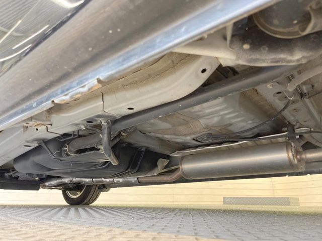お車を安心してお乗りいただく為には、足回りの定期点検が欠かせません。サービスサポート（有償保証）では無料点検もご提供しており、安心のカーライフをお過ごしいただけるサポート体制が整っています。