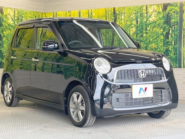 大好評のボディコーティング「弾スプラッシュコート」もご納車までに施工可能。通常のガラスコートと異なる、耐久年数6年の無機質ガラスコーティングが、ボディをキレイな状態に保ってくれます。