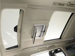 【ツインサンルーフ】サンルーフ装備車両！高級感もアップ、大人気オプション解放感溢れる快適なドライブをお楽しみください♪