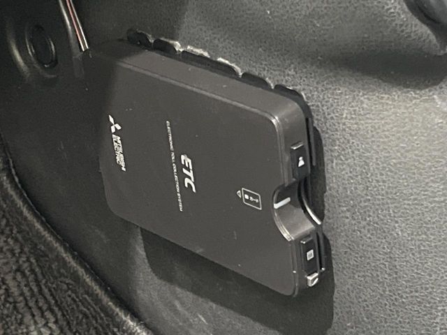 【ETC】高速道路の料金所をストレスなく通過！話題のスポットやサービスエリアに多い「スマートIC」利用時は必須のアイテムです。当店でセットアップを実施、ご納車当日からすぐにご利用いただけます！