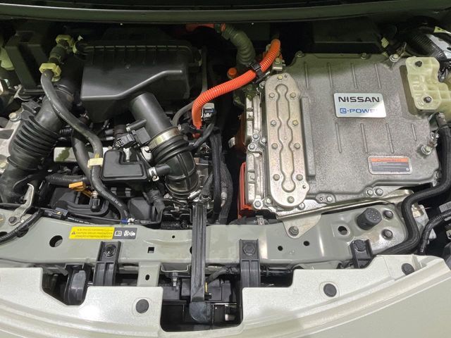 親切・丁寧な専門メカニックスタッフが応対！・車検・点検整備・事故等の修理などアフターサービスも安心。お車のカスタマイズもネクステージのサービススタッフまでご相談ください！