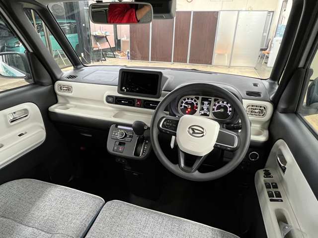 車により燃費、装備、価格、デザインは異なるもの。どれを選べば良いの？お任せ下さい！見比べ、乗比べ、専門店の知識があります！