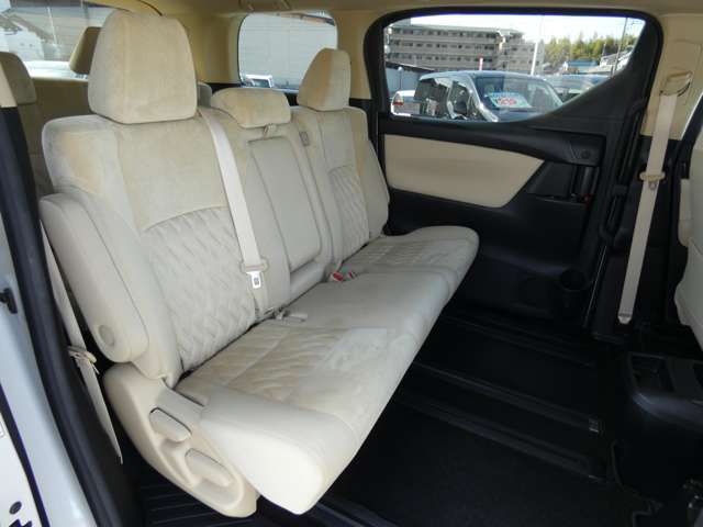 全車、内外装クリーニングをしております！安心快適なドライブを楽しんで頂けるよう納車前点検、定期点検を実施しお客様へご納車致します！