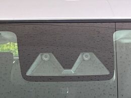 【スマートアシスト】走行中に前方の車両等を認識し、衝突しそうな時は警報とブレーキで衝突回避と被害軽減をアシスト。より安全にドライブをお楽しみいただけます。