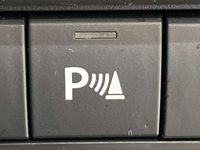 【クリアランスソナー】バンパーに付いたセンサーが障害物を検知！一定の距離に近づくとアラートで教えてくれます♪狭い駐車スペースや車庫入れ時も安心ですね☆