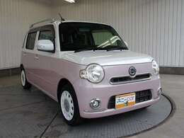 特別仕様車専用の可愛らしい2トーンボディーカラーは「パールホワイトIII×ムースピンクパール2トーン」カラーコードは「X82」