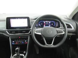 輸入車ならではの、細部まで作り込まれた、洗練されたデザインです。運転席からの視界は、店頭にてお客様ご自身の目でお確かめください.