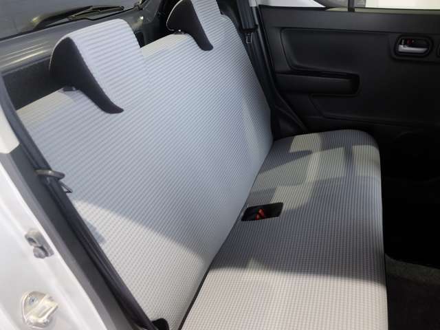 全車安心の“整備費用込み”プライスです。（別途費用は頂いておりません！）近畿運輸局長指定の整備工場にて車検整備・法定点検を実施。お客様に安心して乗っていただけるよう、ご納車の準備をいたします。
