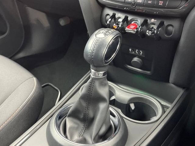●シフトノブの使用感も少なく、良好な状態です。