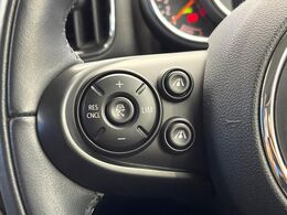 ●レーダークルーズコントロール：前の車との車間距離を一定にとりつつ、一定速度で自動走行してくれる次世代のクルーズコントロール！主に高速道路や自動車専用道路で使用する便利な機能です！