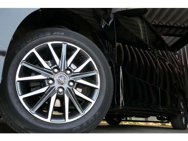 純正16インチAW装着