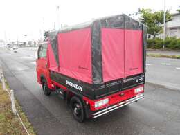 トラックの黒やシルバーやブルーなどに付属パーツ取り付け可能です無料ダイヤルから連絡ください