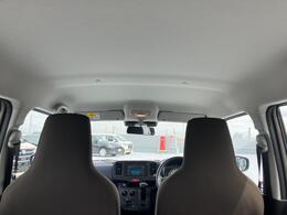 【安全装備】スズキセーフティサポート搭載◎衝突被害軽減ブレーキに加え運転席・助手席SRSエアバッグとSRSカーテンエアバッグ、フロントSRSサイドエアバッグ、6つのエアバッグを装備で安全装備充実です◎
