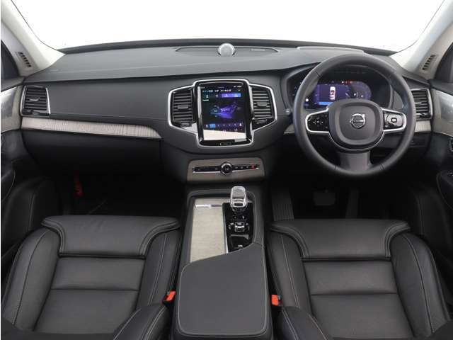 ボルボのフラッグシップモデル、プレミアム・7シーターSUV XC90。Googleを搭載し、ラグジュアリーを極めたSUVで、至福の時をお過ごしください。