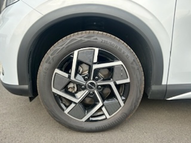 タイヤはドイツのメーカー「コンチネンタル」が標準装備