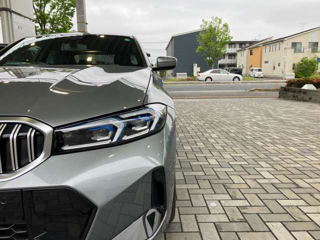 このお車は【浦和美園支店】に展示中です！ご来場、お問い合わせをスタッフ一同お待ちしております。＜住所＞埼玉県さいたま市緑区美園6-11-1　＜TEL＞048-812-2525