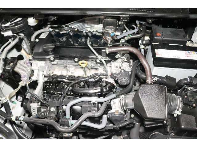 エンジンルームはクリーニングを実施しております。