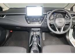 視認性の良いインパネ周り。スイッチなどの操作もしやすい配置になっております。