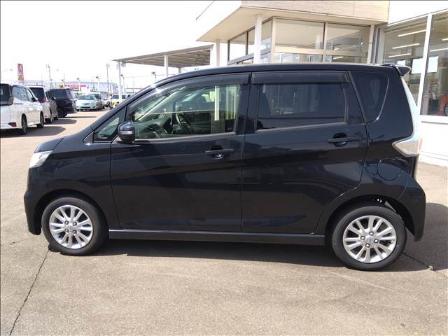 4WD☆禁煙車☆走行6.2万キロ☆ナビ☆TV☆バックカメラ☆アイドリングストップ☆ETC☆シートヒーター☆インテリキー☆プッシュスタート☆HIDヘッドライト☆フォグ☆下取10万円キャンペーン開催中☆