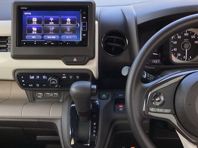 ホンダ純正メモリーナビ搭載ですので、遠距離へのお出かけもお任せ下さい。
