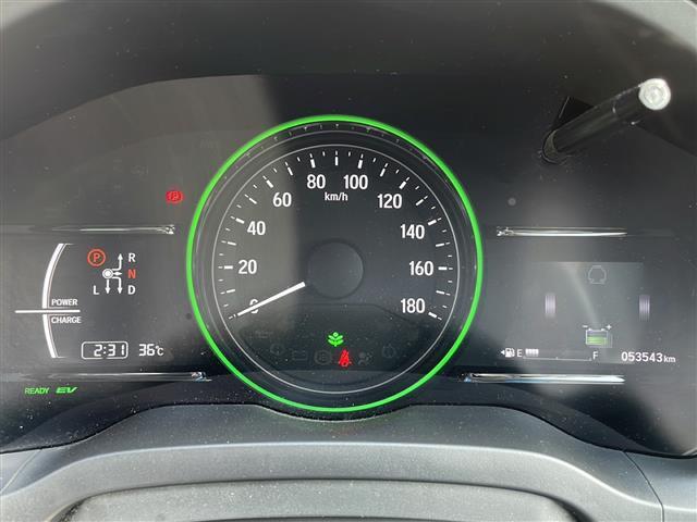 スピードメーターの画像です。店舗にて現車の確認もいただけますので、お電話で在庫のご確認の上是非ご来店くださいませ！！！ワクワクするクルマ選びをご提案します！