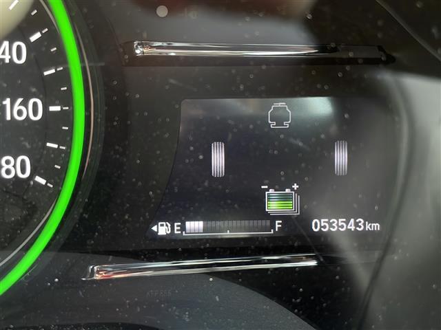 スピードメーターの画像です。店舗にて現車の確認もいただけますので、お電話で在庫のご確認の上是非ご来店くださいませ！！！ワクワクするクルマ選びをご提案します！
