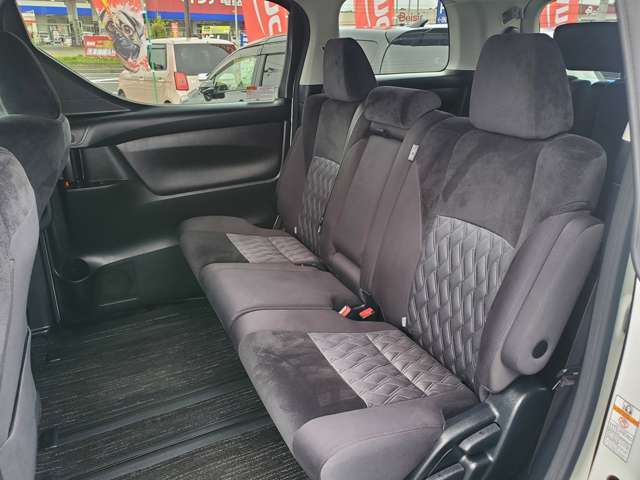 ☆チャンスの魅力7☆　待望の！自由返済型ローンを低金利でご利用頂けます！「今の車の支払いが残り一年ある..」　「今は仕事が順調だけど..」そのような方も心配いりません！ご返済金額を調整、変更できます！