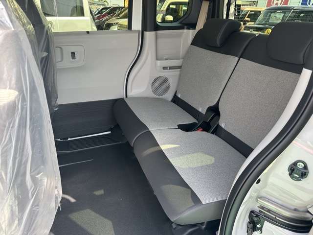 ★5年間新車保障★初度登録から5年間の新車保証が含まれています。長期間、安心してお乗り頂けます！保障費用は支払総額に含まれています！遠方のお客様は保証継承後、お近くのディーラーにて保証が受けられます！