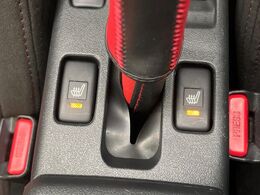 【シートヒーター】寒い日に重宝するシートヒーター！エアコンより早く温まってくれるので寒がりの人も安心ですね♪エアコンの温風は乾燥するから苦手、という方にもをおすすめです。