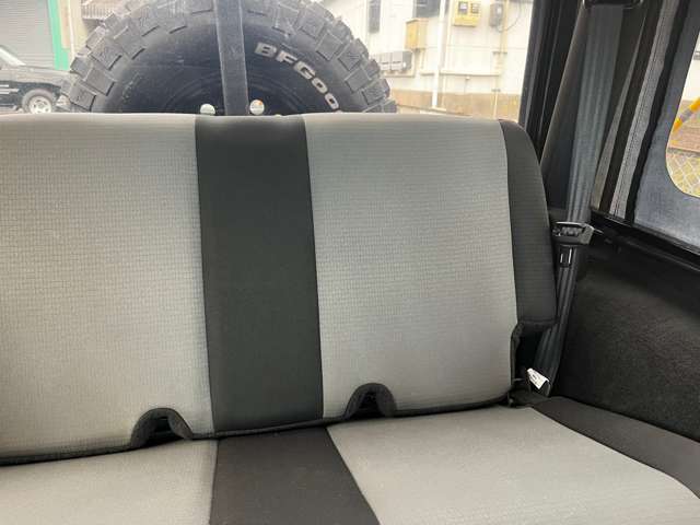 後部座席もご覧の通り