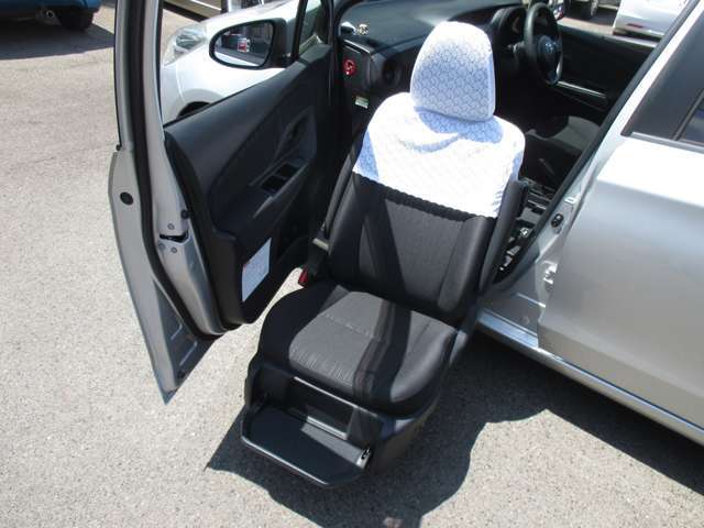 問い合わせは、無料電話（0078-6002-107202）井口自動車までお願い致します。