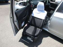 問い合わせは、無料電話（0078-6002-107202）井口自動車までお願い致します。