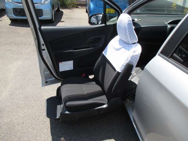 問い合わせは、無料電話（0078-6002-107202）井口自動車までお願い致します。